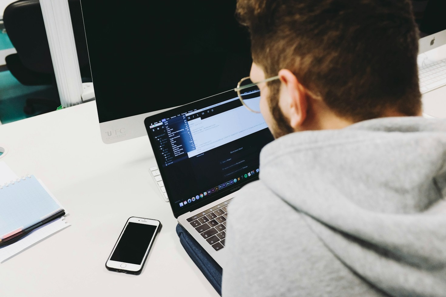Ten Indispensable Laptop Accessories to Elevate Your Productivity